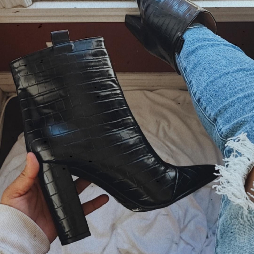 🚨//PRE FALL EDIT COLLECTION// Black boot - Picture 9 of 9